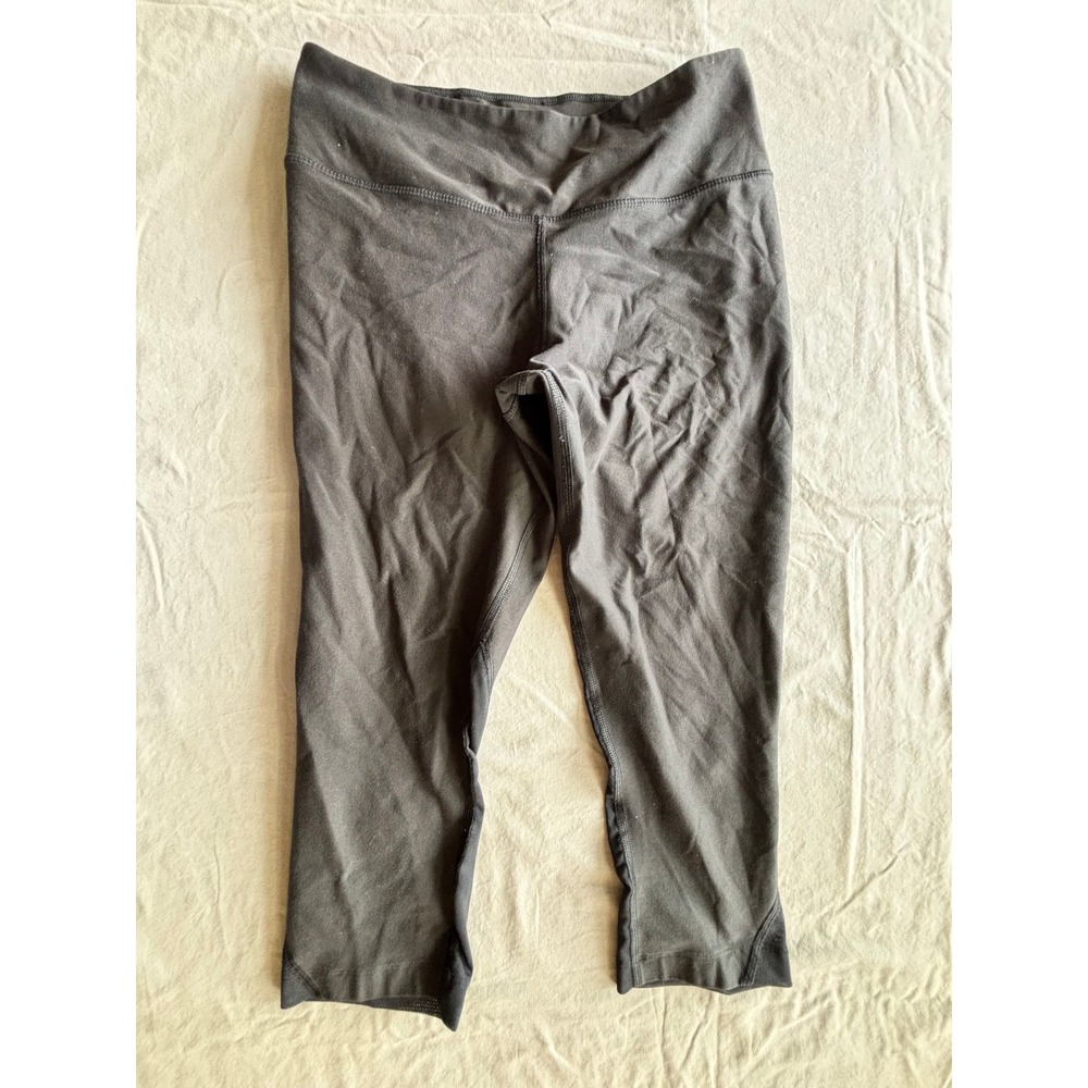 Nike Dri-FIT Legend Ten Less Plastic Bottles Cropped Leggings Gray Small Capri